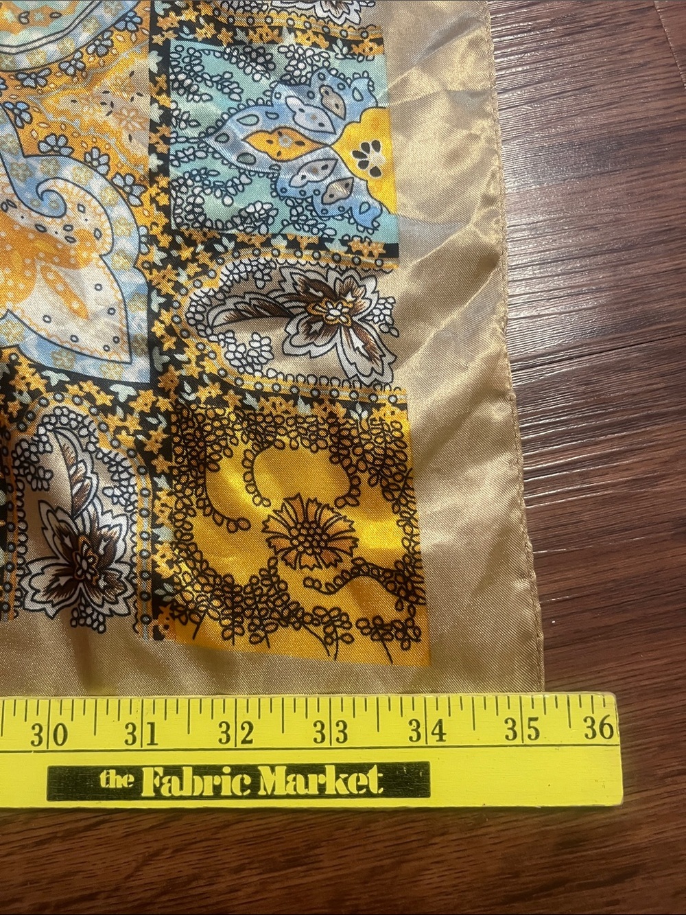 Elegant Gold and Black Silk Scarf - Picture 10 of 10